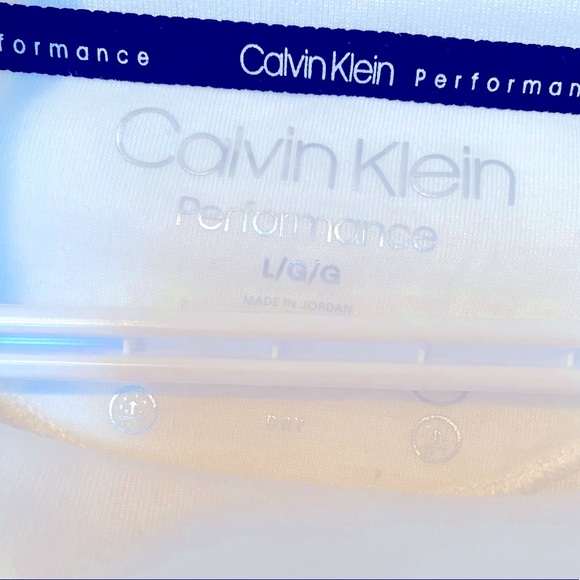 🤍CALVIN KLIEN 🤍performance white hoodie with a scoop draw string neck. - Picture 9 of 12